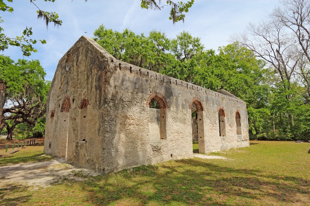Ruins of the Chapel of Ease and graveyard near Beaufort, South Carolina
